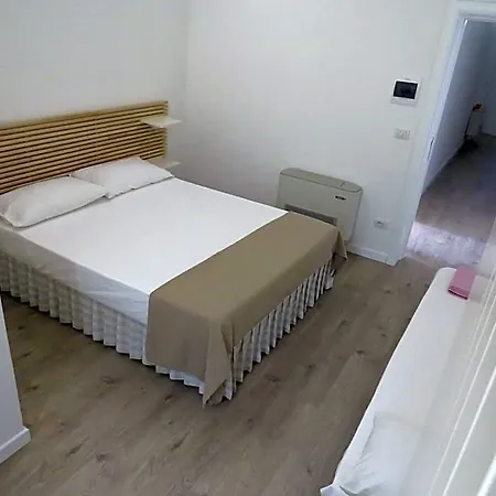 La Casa Del Gelso Bianco B&B 오트란토